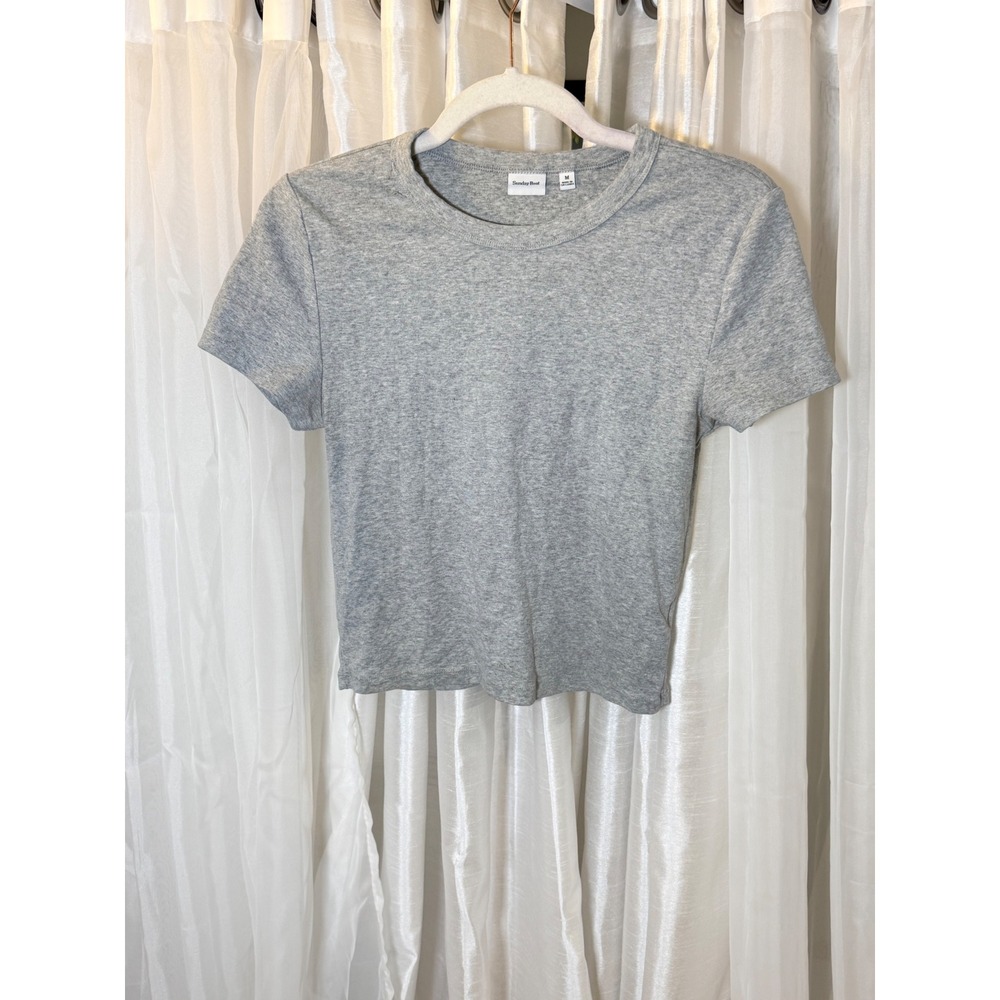 Sunday Best T-Shirt Womens Medium Grey Short Sleeve Crew Neck Cropped Tee